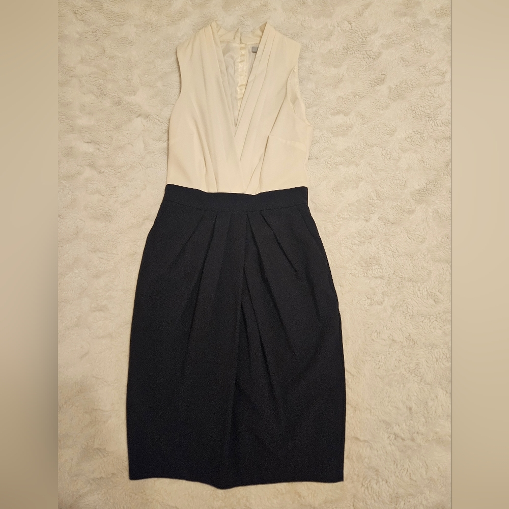 H&M "Black and White" Dress Size 2 Pockets